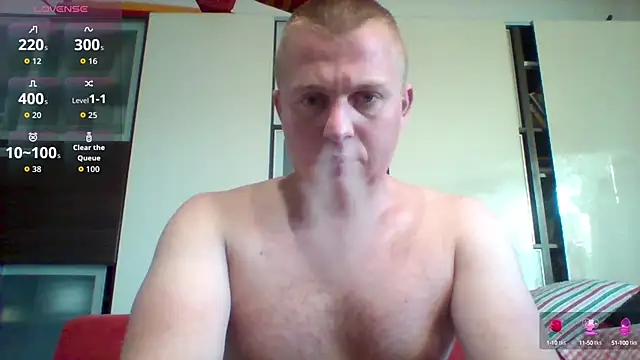 Snapshot of Matttthees chatting on 09-30-25, 06:18 Matttthees online show from 09-30-25, 06:18
