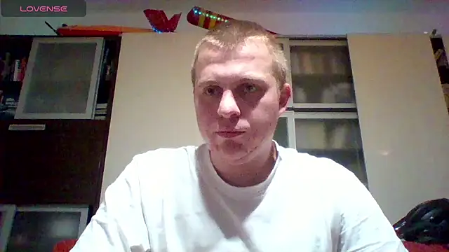 Snapshot of Matttthees chatting on 12-04-25, 08:39 Matttthees online show from 12-04-25, 08:39