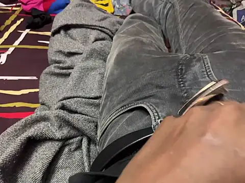 Snapshot of zeus_3241 chatting on 01-14-26, 10:03 zeus 3241 online show from 01-14-26, 10:03