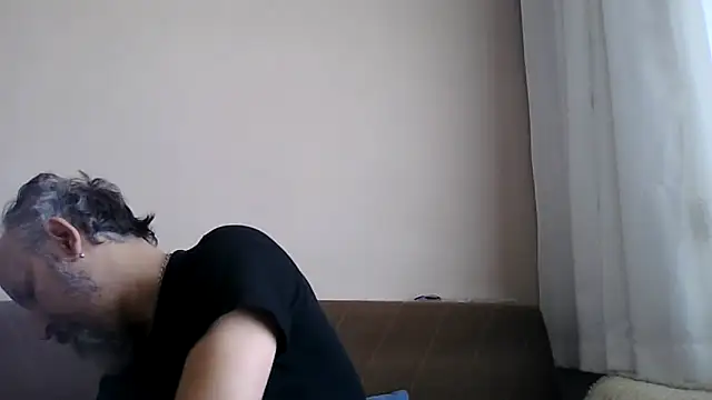 Snapshot of BuckWessle chatting on 04-28-26, 09:25 BuckWessle online show from 04-28-26, 09:25