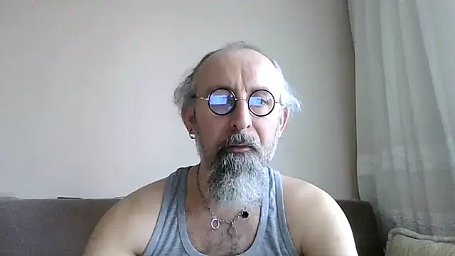 Snapshot of BuckWessle chatting on 05-16-26, 11:09 BuckWessle online show from 05-16-26, 11:09