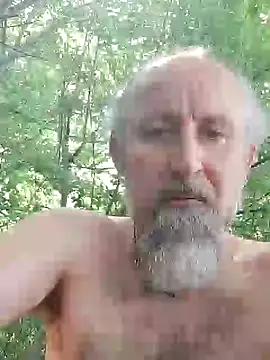 Snapshot of BuckWessle chatting on 06-09-26, 11:11 BuckWessle online show from 06-09-26, 11:11