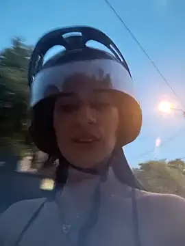 Snapshot of lady-rosse chatting on 12-22-24, 11:09 lady-rosse online show from 12-22-24, 11:09