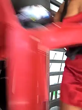 Snapshot of lady-rosse chatting on 02-14-25, 08:48 lady-rosse online show from 02-14-25, 08:48