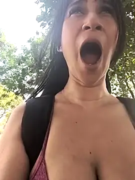 Snapshot of lady-rosse chatting on 02-28-25, 02:31 lady-rosse online show from 02-28-25, 02:31