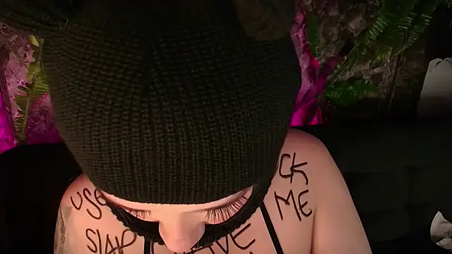 Laura takint online show from 12-20-24, 05:40