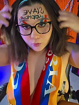 Snapshot of Laura_takint chatting on 06-23-26, 04:16 Laura takint online show from 06-23-26, 04:16