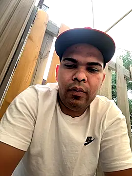 Snapshot of marhi32 chatting on 09-14-25, 03:11 marhi32 online show from 09-14-25, 03:11