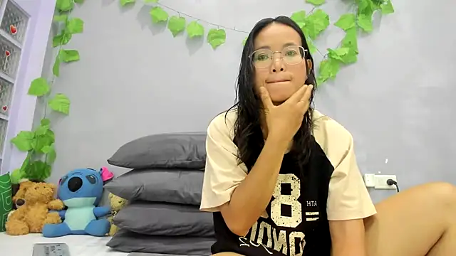 Snapshot of loveley_jenny chatting on 06-20-26, 12:52 loveley jenny online show from 06-20-26, 12:52