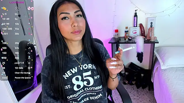 Snapshot of Tracy_lambo chatting on 11-26-25, 08:32 Tracy lambo online show from 11-26-25, 08:32