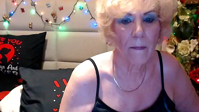 Snapshot of HappyWomanOn chatting on 06-22-26, 09:28 HappyWomanOn online show from 06-22-26, 09:28