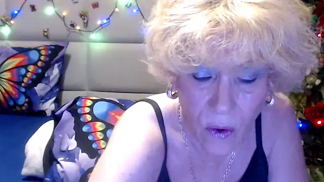 Snapshot of HappyWomanOn chatting on 06-25-26, 08:52 HappyWomanOn online show from 06-25-26, 08:52