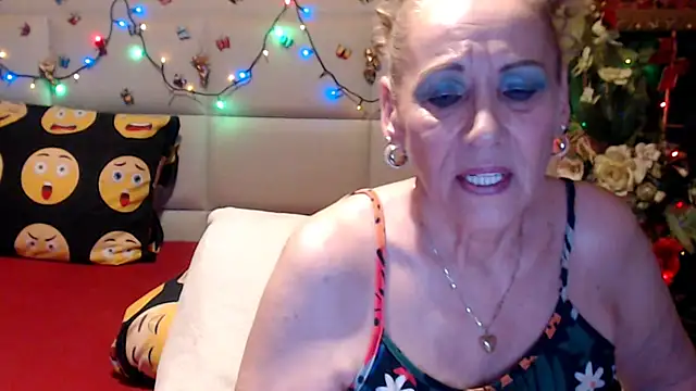 Snapshot of HappyWomanOn chatting on 07-16-26, 09:26 HappyWomanOn online show from 07-16-26, 09:26