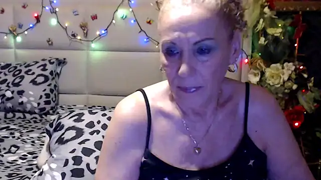 Snapshot of HappyWomanOn chatting on 07-19-26, 09:13 HappyWomanOn online show from 07-19-26, 09:13