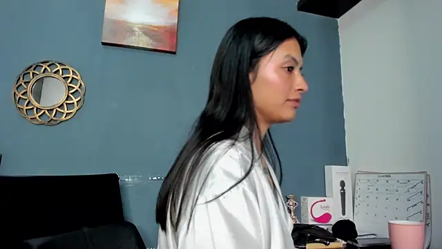 nia  white online show from 12-24-24, 06:06