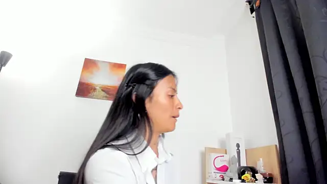 nia  white online show from 02-20-26, 12:07