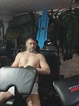 Snapshot of rob2810 chatting on 03-01-26, 03:58 rob2810 online show from 03-01-26, 03:58