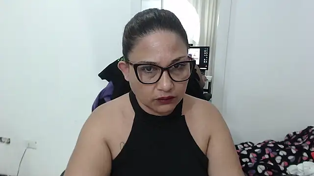 Snapshot of Katha_Marck chatting on 10-12-25, 06:45 Katha Marck online show from 10-12-25, 06:45