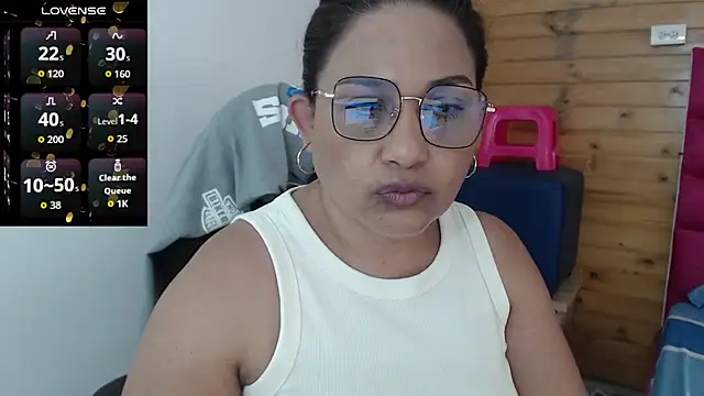 Snapshot of Katha_Marck chatting on 11-21-25, 04:16 Katha Marck online show from 11-21-25, 04:16