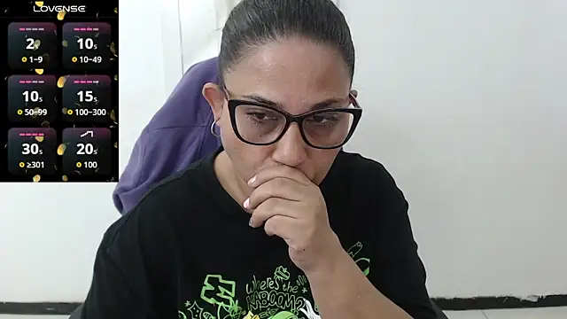 Snapshot of Katha_Marck chatting on 12-14-25, 12:43 Katha Marck online show from 12-14-25, 12:43