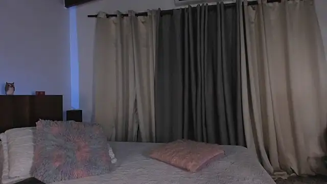 Snapshot of SaraVergara chatting on 03-07-25, 08:33 SaraVergara online show from 03-07-25, 08:33