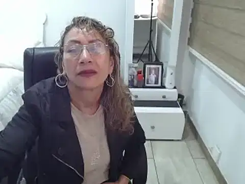 Snapshot of jesy_hot chatting on 02-16-25, 11:59 jesy hot online show from 02-16-25, 11:59