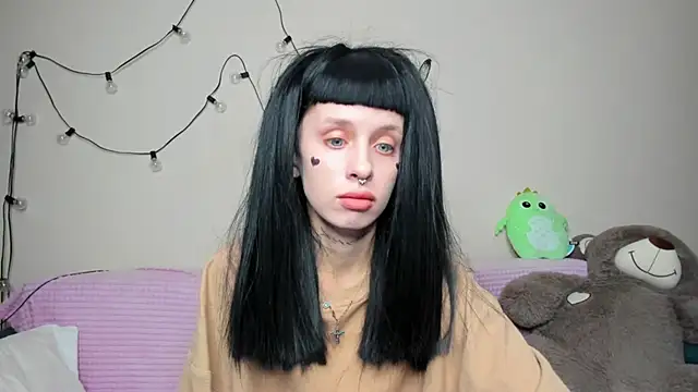 FlowerOfSin2001 online show from 09-21-25, 04:30