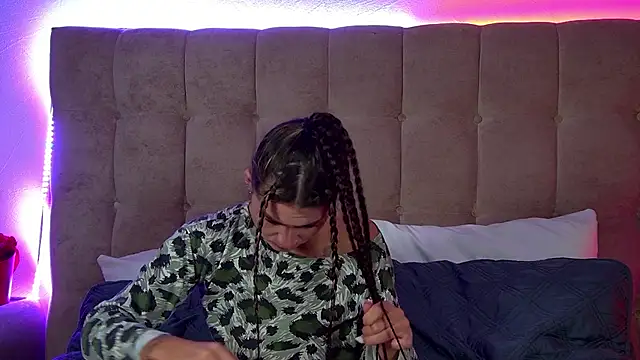 RachelSimpson online show from 10-12-25, 06:29