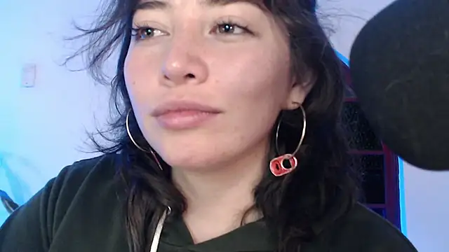 Snapshot of Hannah-Valhalla chatting on 12-02-24, 03:04 Hannah-Valhalla online show from 12-02-24, 03:04