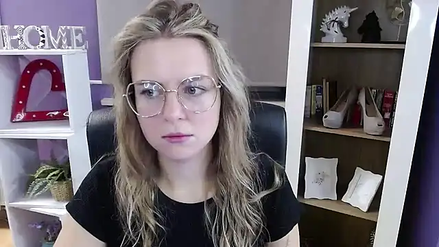 Zoey Erotic online show from 11-05-25, 05:29