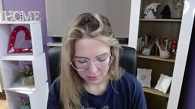 Zoey Erotic online show from 11-07-25, 05:29