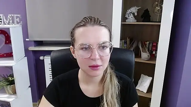 Zoey Erotic online show from 11-13-25, 05:28