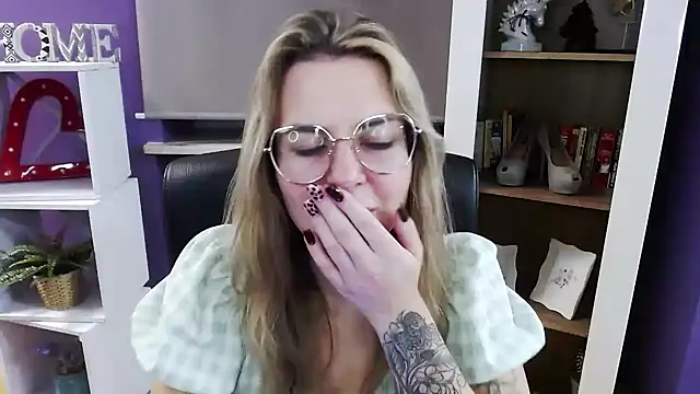 Zoey Erotic online show from 11-20-25, 05:29