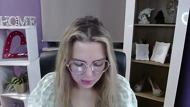 Zoey Erotic online show from 11-27-25, 05:31