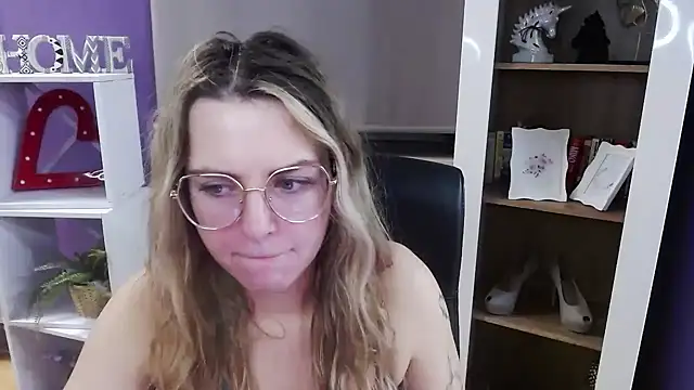 Zoey Erotic online show from 12-15-25, 05:34