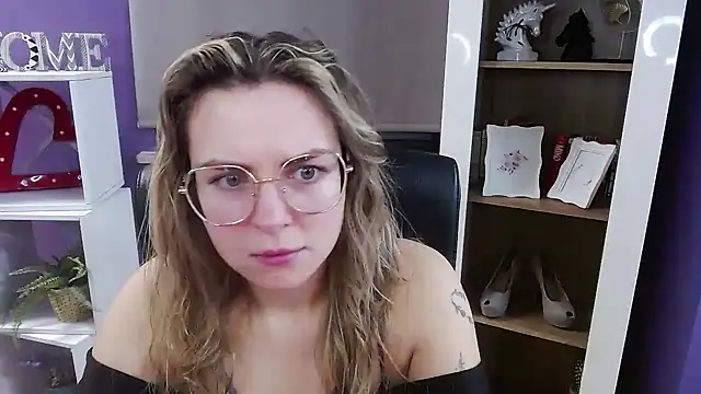 Zoey Erotic online show from 12-23-25, 05:27