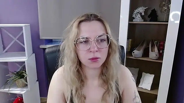 Zoey Erotic online show from 04-20-26, 04:26