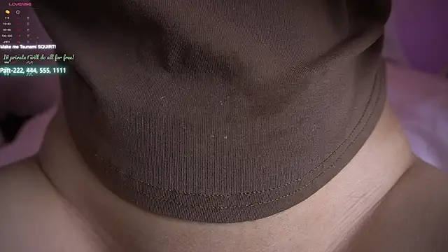 Snapshot of Assiyang chatting on 10-31-25, 12:39 Assiyang online show from 10-31-25, 12:39