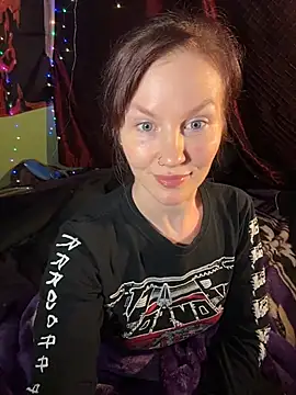 courtneyoccult online show from 11-07-25, 07:19