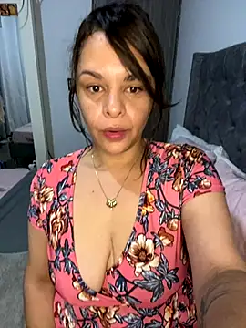 Kataliina online show from 09-18-25, 04:14