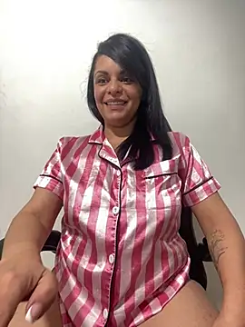 Snapshot of Kataliina chatting on 04-14-26, 04:07 Kataliina online show from 04-14-26, 04:07
