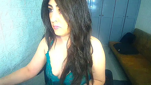 Snapshot of naughty_sarahh chatting on 10-28-25, 11:29 naughty sarahh online show from 10-28-25, 11:29