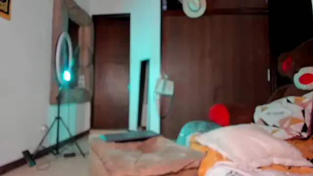 GiselReyes online show from 11-14-25, 11:46