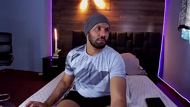 Snapshot of anthonylatynxd chatting on 02-06-25, 03:52 anthonylatynxd online show from 02-06-25, 03:52