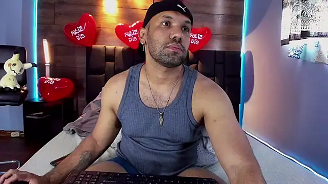 Snapshot of anthonylatynxd chatting on 02-14-25, 08:15 anthonylatynxd online show from 02-14-25, 08:15