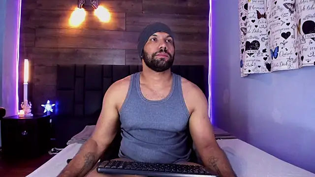 Snapshot of anthonylatynxd chatting on 12-14-25, 12:05 anthonylatynxd online show from 12-14-25, 12:05