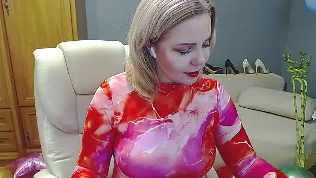 Cute sun online show from 12-14-24, 09:45