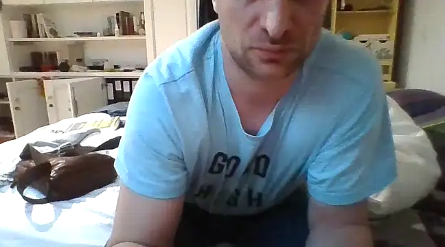 Snapshot of MmaxX004 chatting on 02-22-25, 07:23 MmaxX004 online show from 02-22-25, 07:23