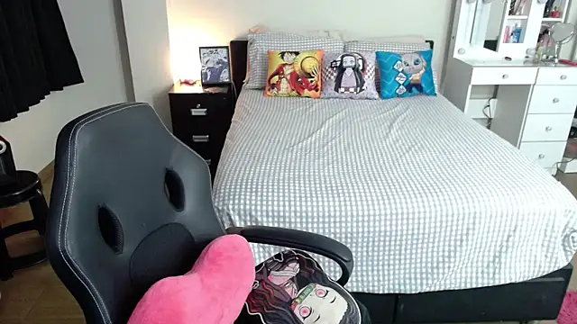 Snapshot of kittykat18x chatting on 03-12-25, 11:22 kittykat18x online show from 03-12-25, 11:22