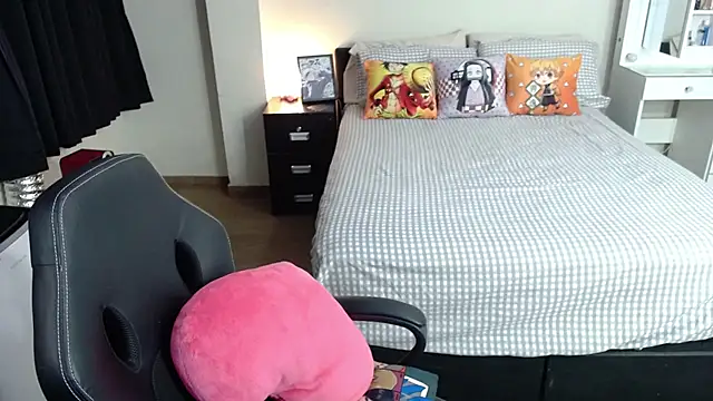 Snapshot of kittykat18x chatting on 03-21-25, 11:34 kittykat18x online show from 03-21-25, 11:34